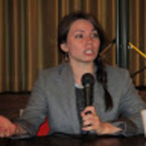 Meet your Posher, Larissa